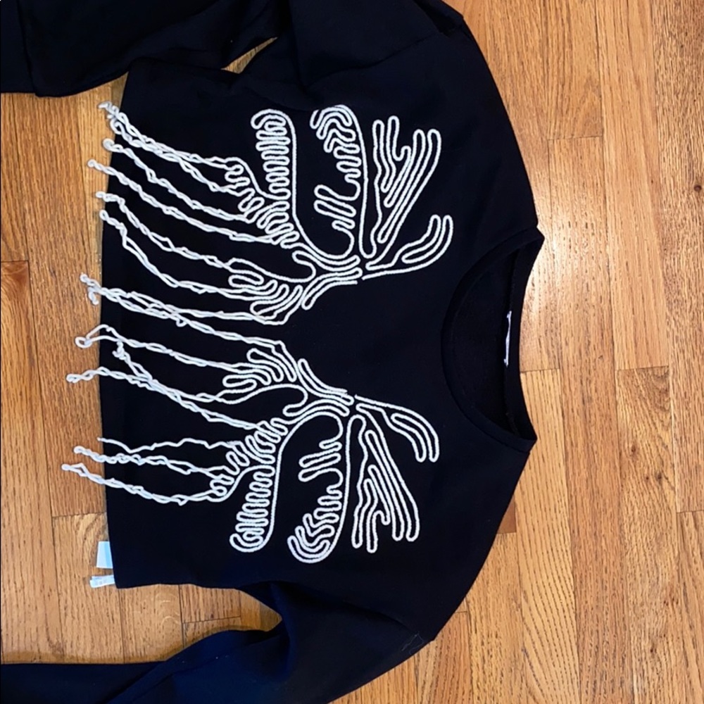 Cropped hoodie with design
